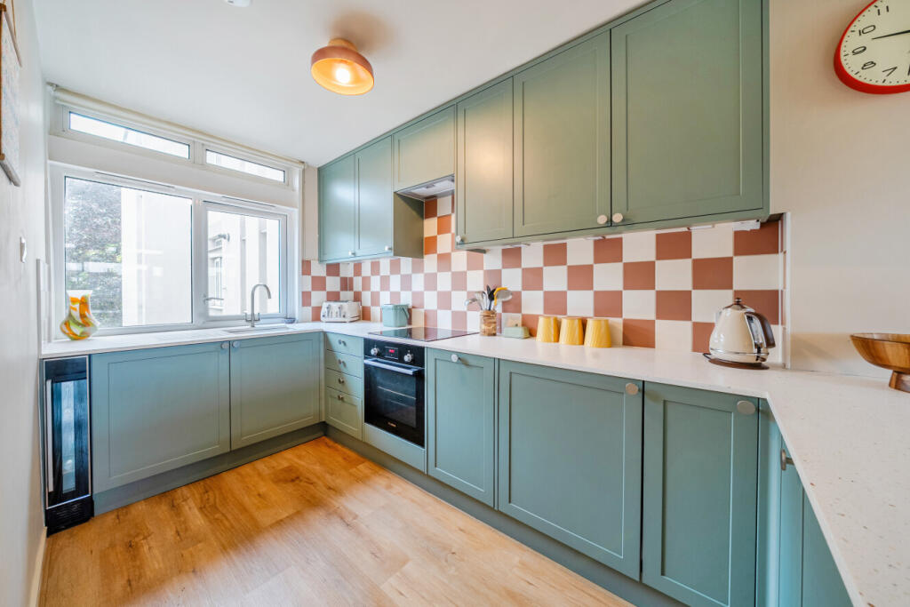 Apartment in London - View 3