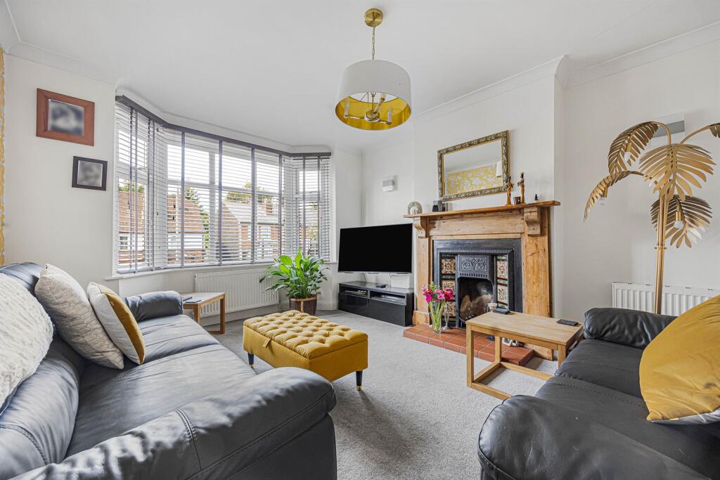 House in Reading, Caversham - More