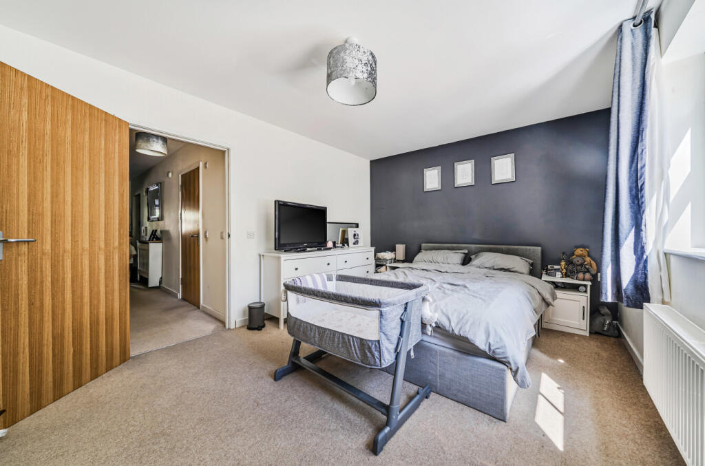 Apartment in Milford, Witley and Milford - View 3