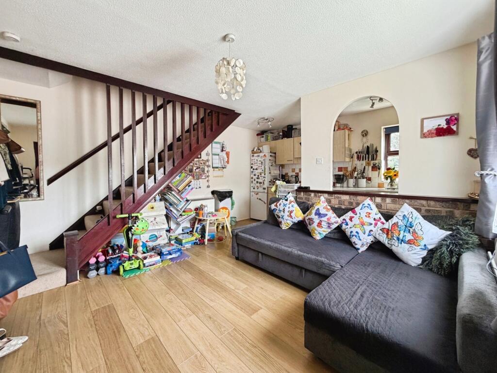 House in Winkfield, Martin's Heron - View 2
