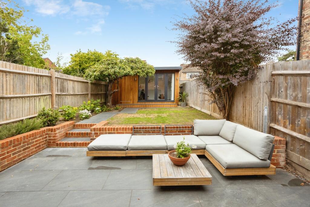 House in Tonbridge - More