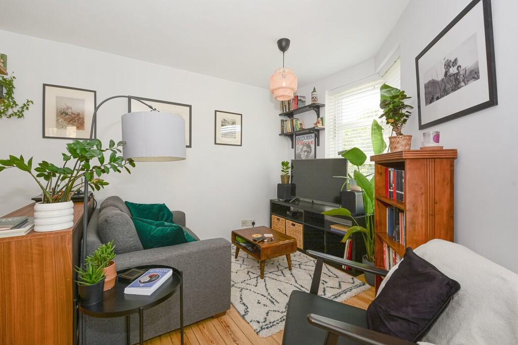 Apartment in London - View 5