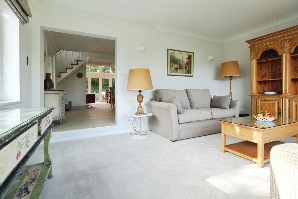 House in Brighton, Saltdean - More