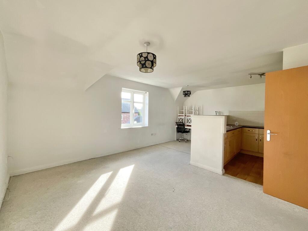 Apartment in Nantwich, Cheshire East - View 2