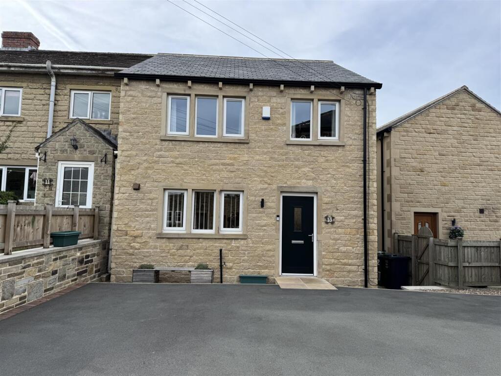 Main image of property: Queen Street, Skelmanthorpe, Huddersfield, HD8 9DU