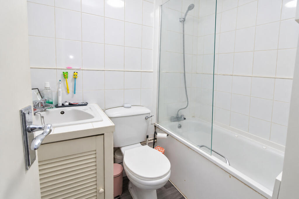 Apartment in Brighton - View 5