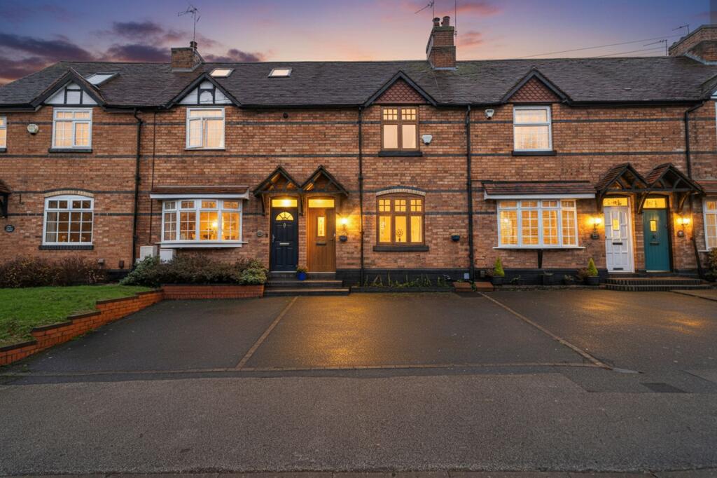 Main image of property: Warwick Road, Knowle, B93