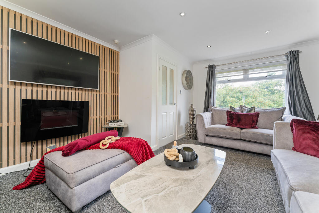 Blairdenon Drive, Balloch, Cumbernauld, North Lanarkshire photo 4