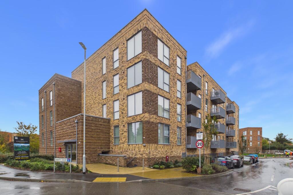 2-bed flat on Liberty Court, Stone, Dartford, Kent, DA2, £320,000