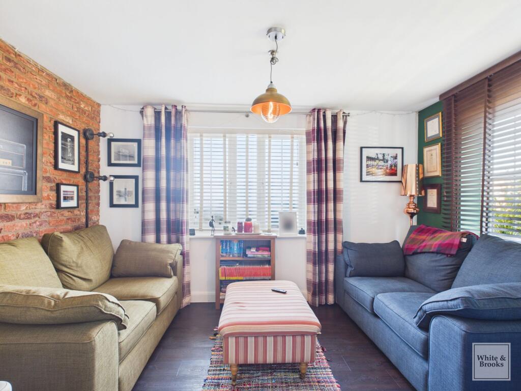 House in Portsmouth - More
