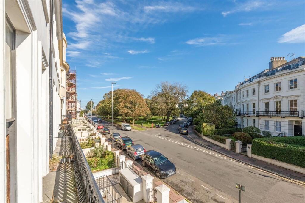 Apartment in Brighton - View 5