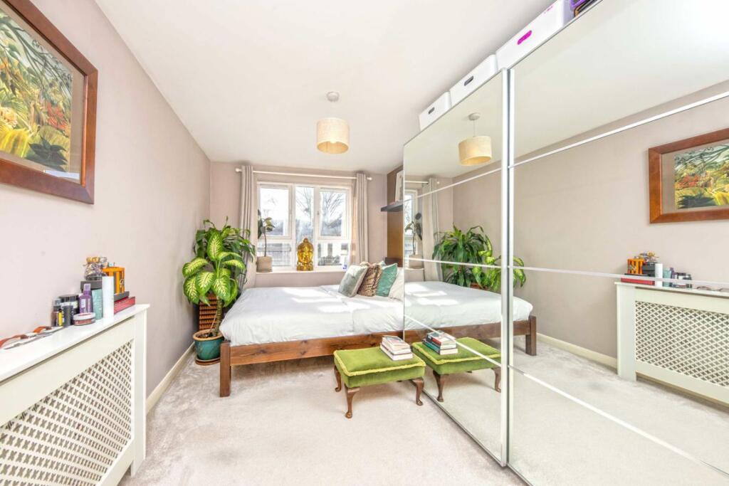 Apartment in Kingston upon Thames - View 5