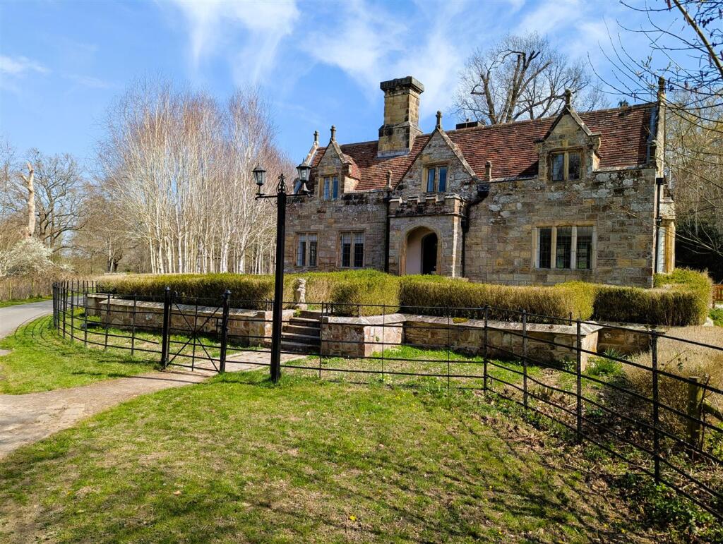 House in Tonbridge - View 2