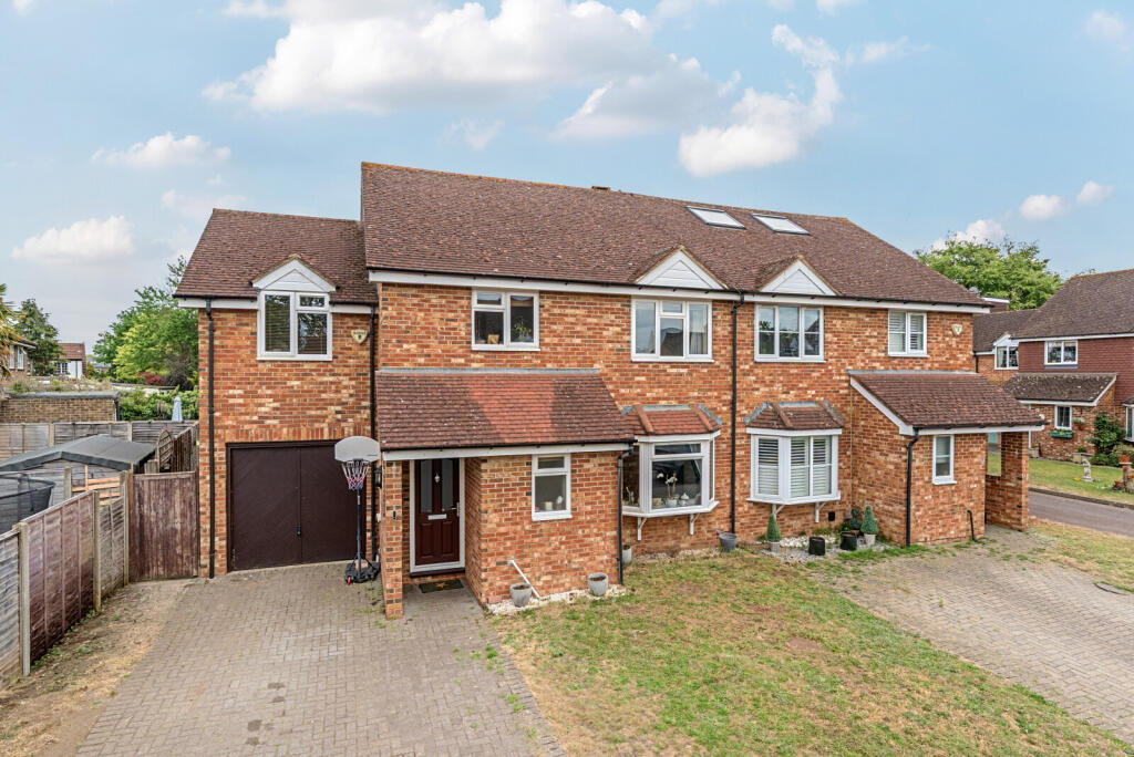 Main image of property: Aragon Walk, Byfleet, KT14