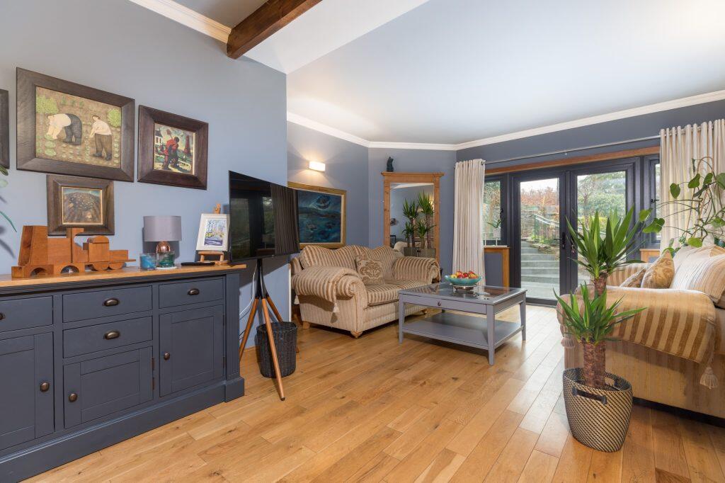 House in Eaglesham, Millhall - View 5