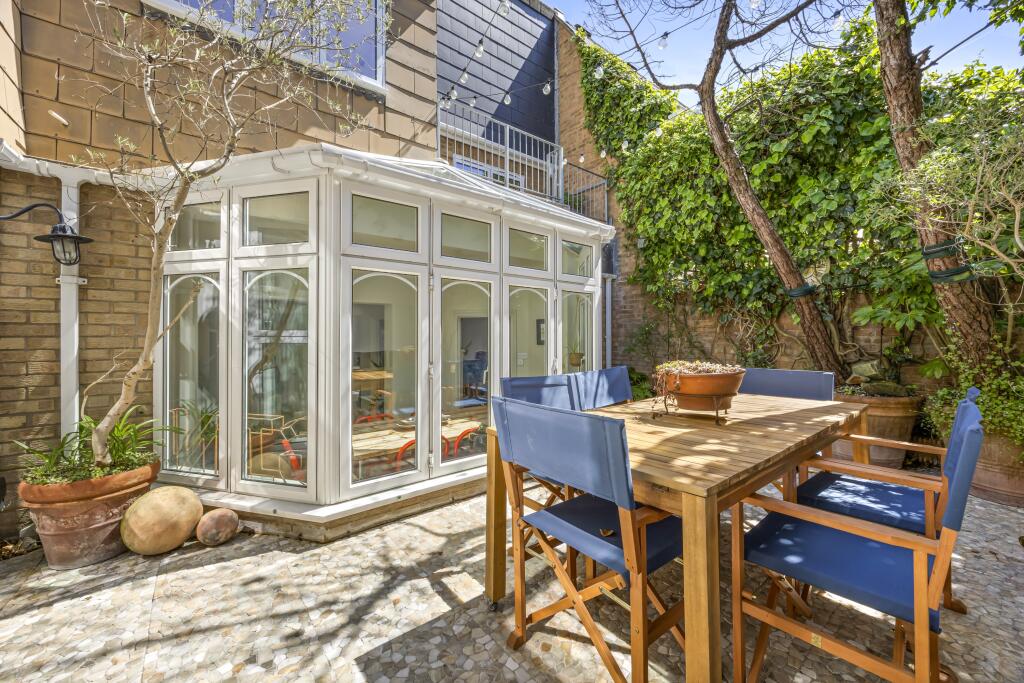 House in Brighton, Brunswick - View 2