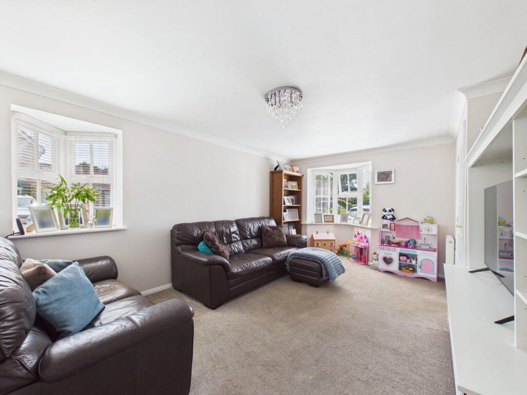 Ropeland Way, Horsham photo 4