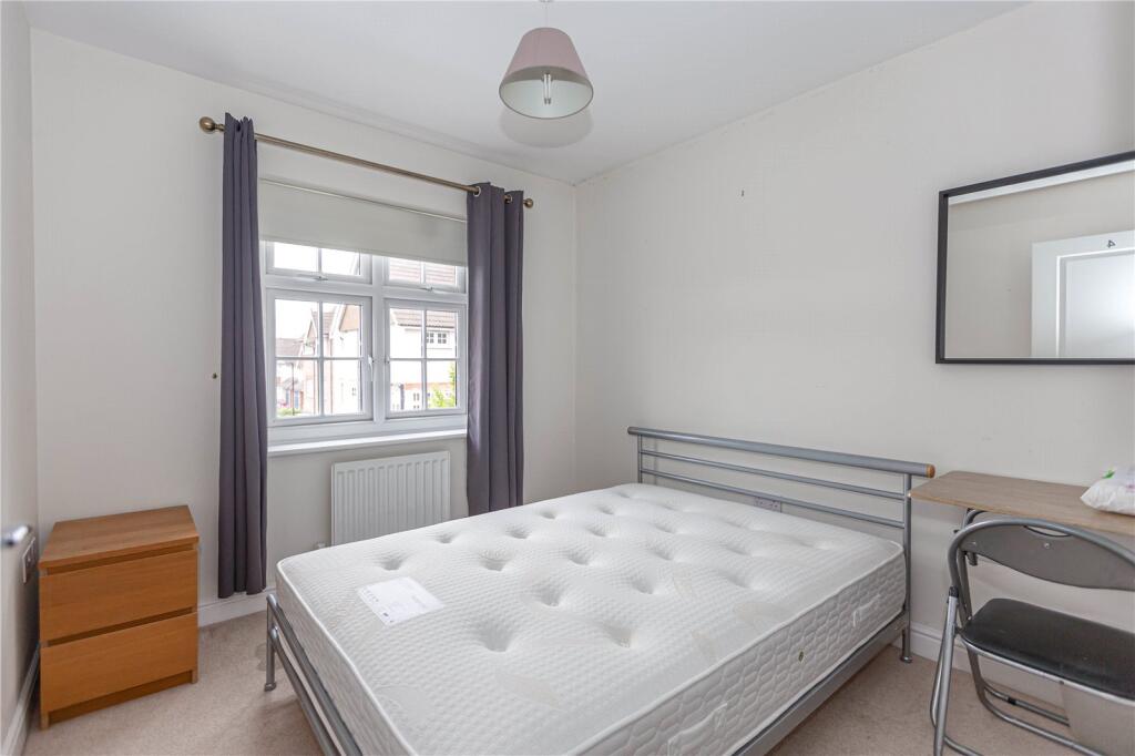 6 bedroom semi-detached house for rent