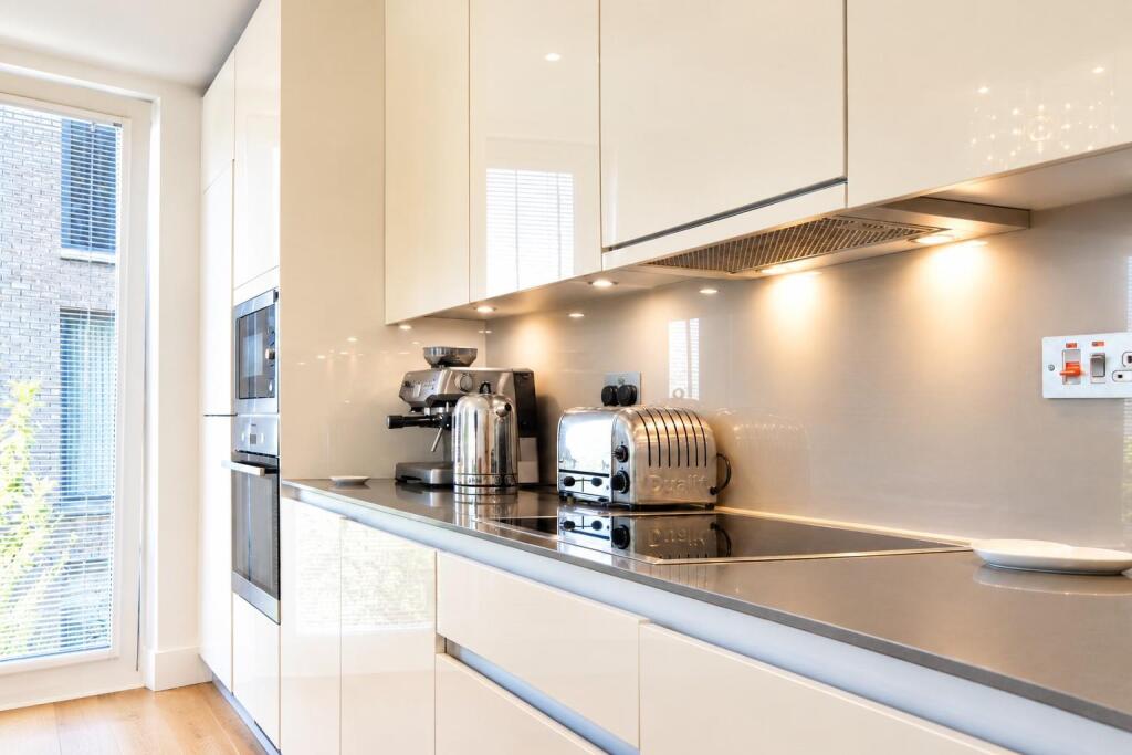 Apartment in Twickenham - More