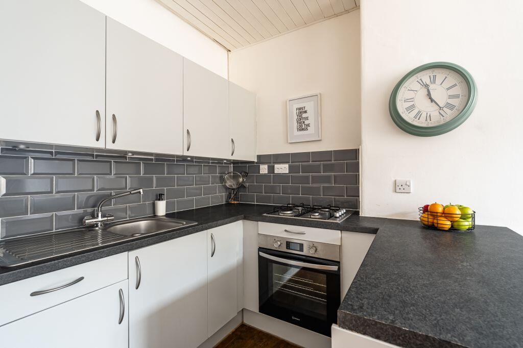 Apartment in Edinburgh, Lorne, Leith Central - View 5