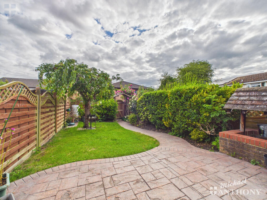House in Aylesbury, Walton - View 3