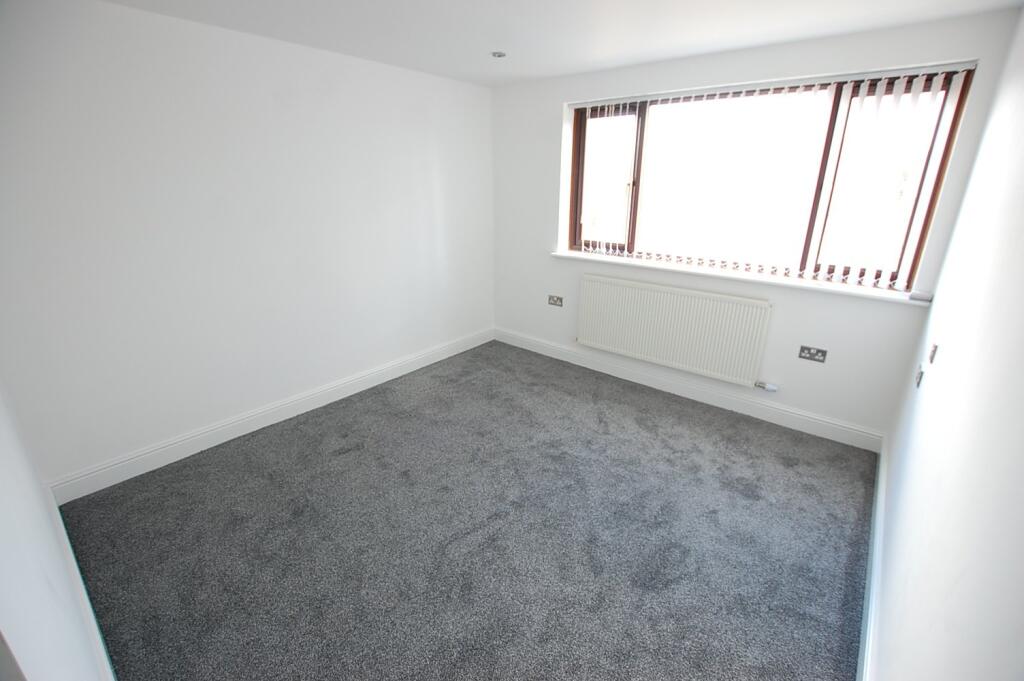 House in Tameside, Greater Manchester - View 5