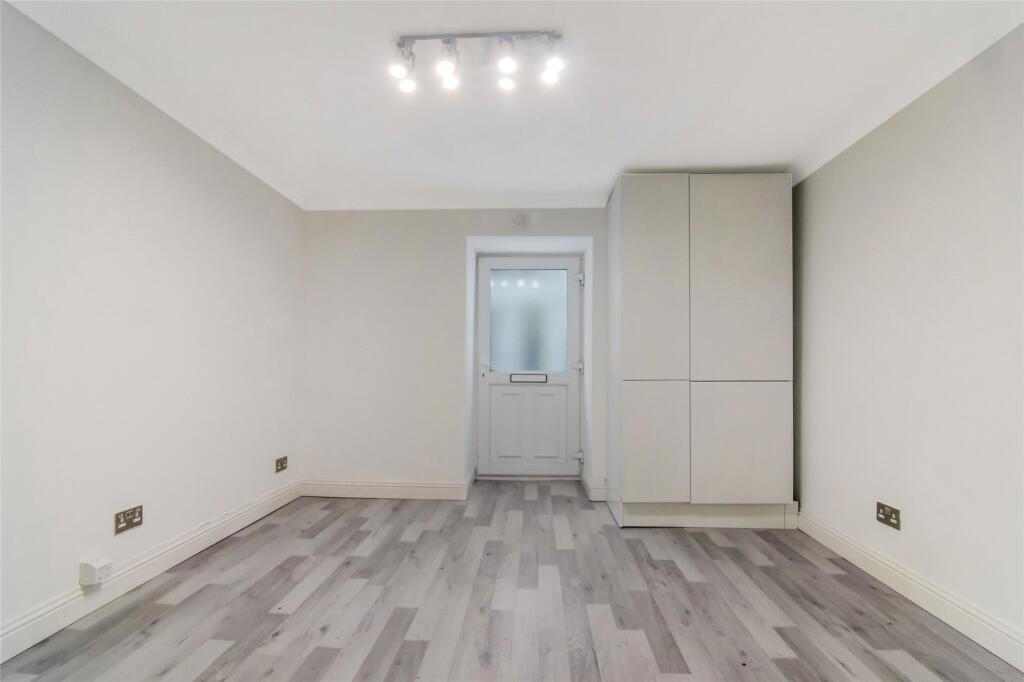 Apartment in Bridge of Weir, Renfrewshire - View 4