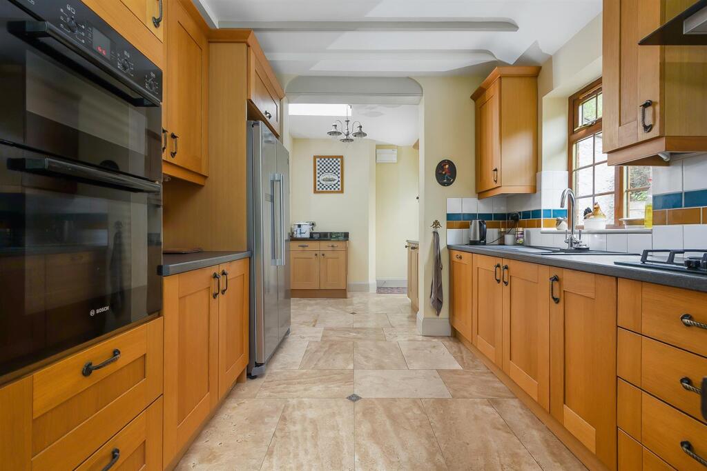 House in Rugby, Warwickshire - View 5