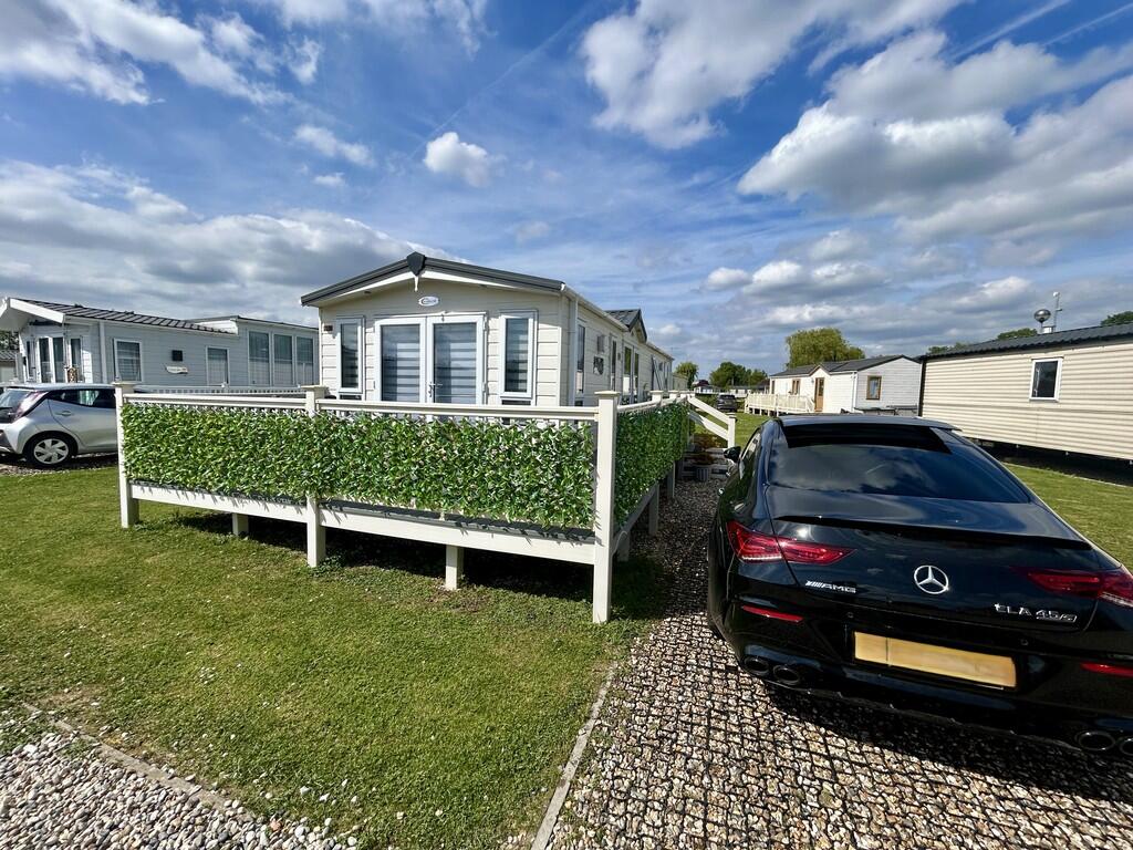 Main image of property: Essex Road, Hoddesdon