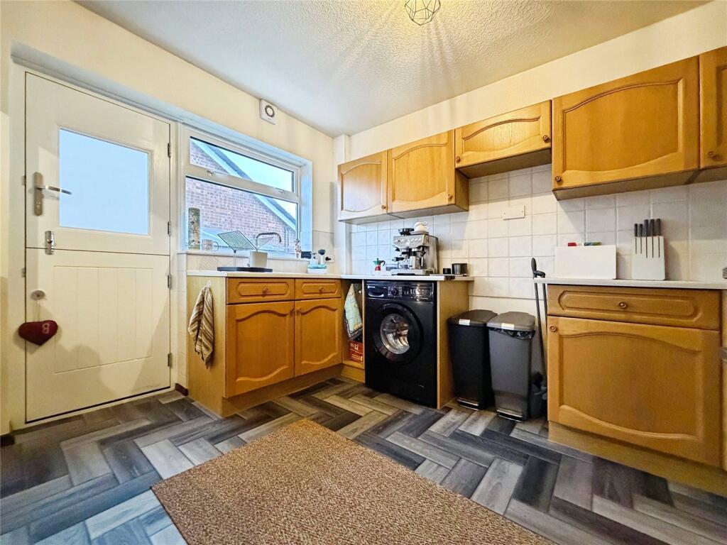 19, Malham Close, Lincoln, Lincolnshire, LN6 photo 4