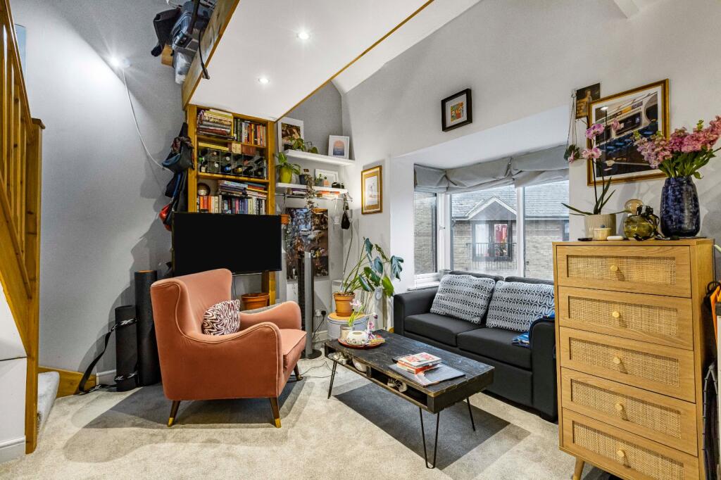 Main image of property: Tottenham Road, London, N1