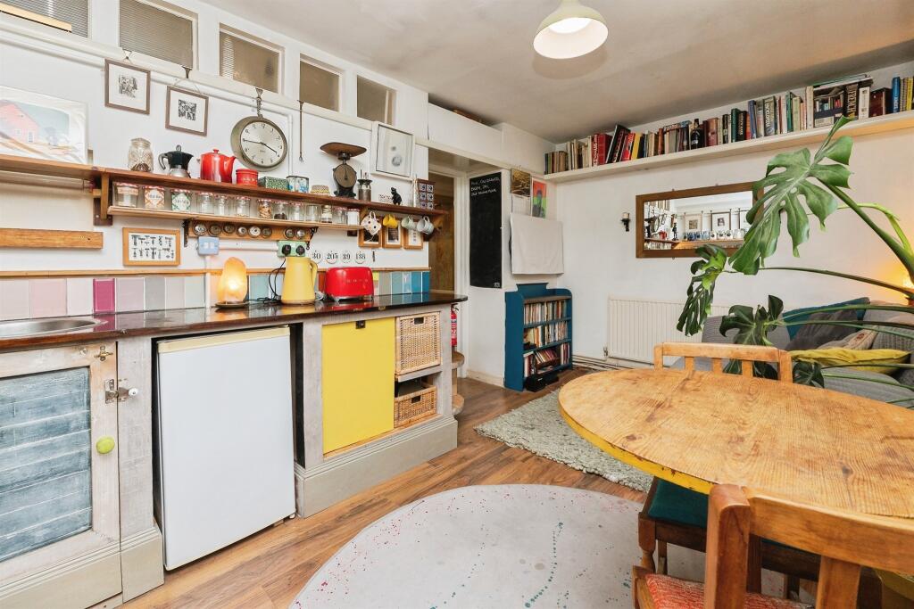 Apartment in Bristol, Baptist Mills, Easton - View 3