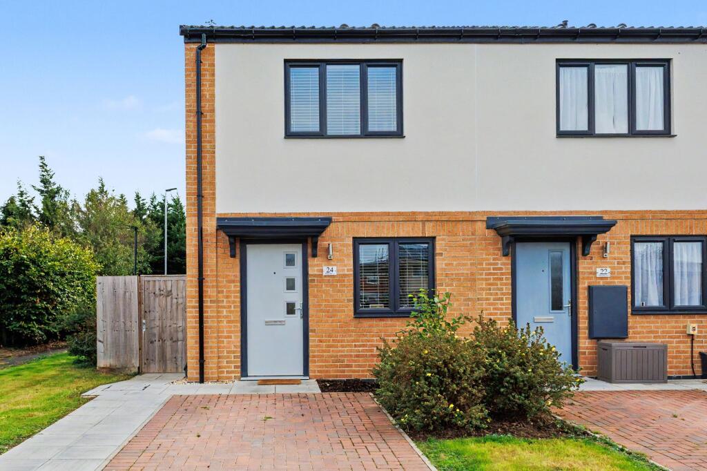 2-bed terraced on 24, Perrie Drive, Honeybourne, WR11, £270,000