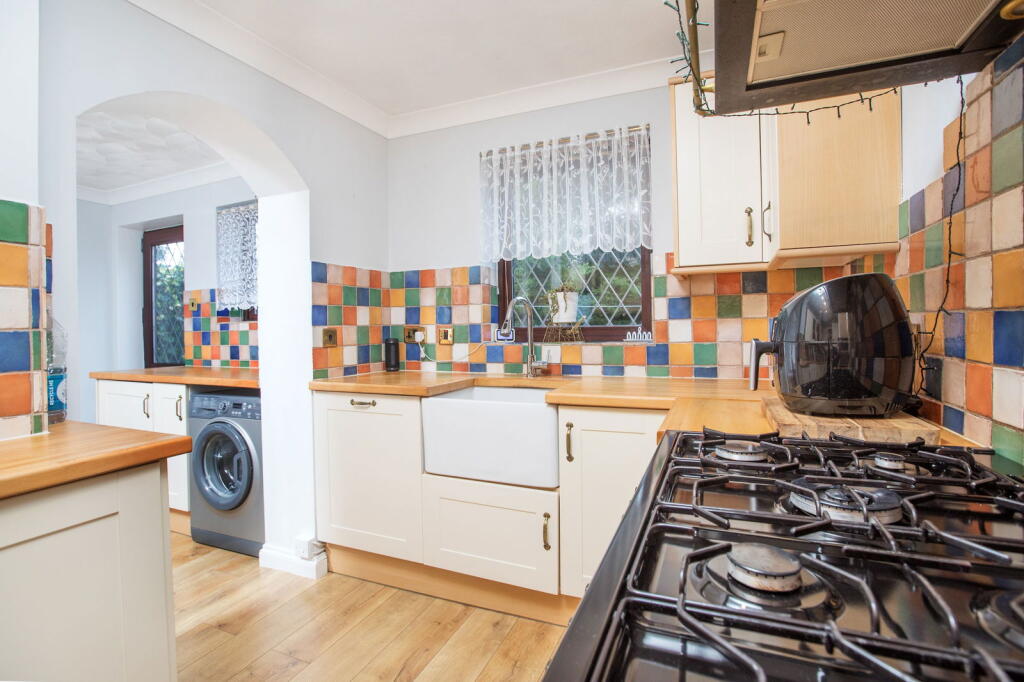 Beech Close, Corby, Northamptonshire, NN17 2AF photo 3