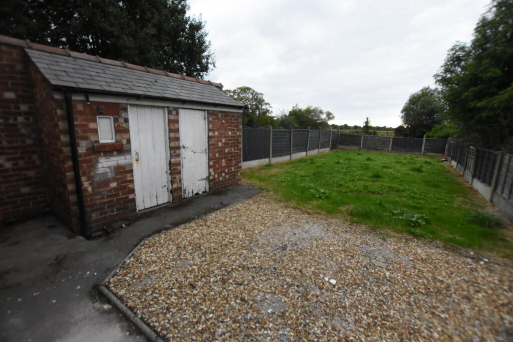 Kirkham Road, Freckleton, PR4 - View 3