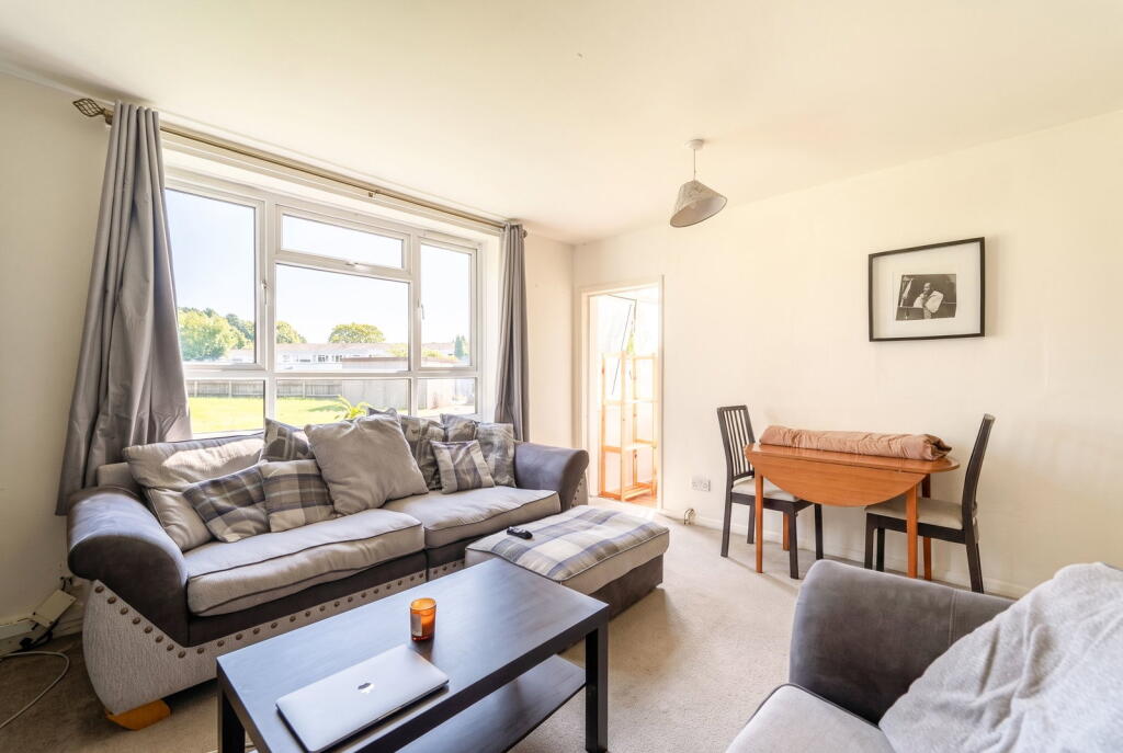 Apartment in Solihull, Ulverley Green - View 4
