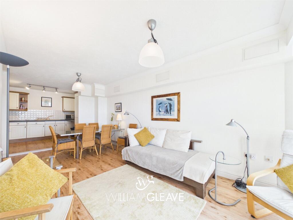 Apartment in Llandudno - More