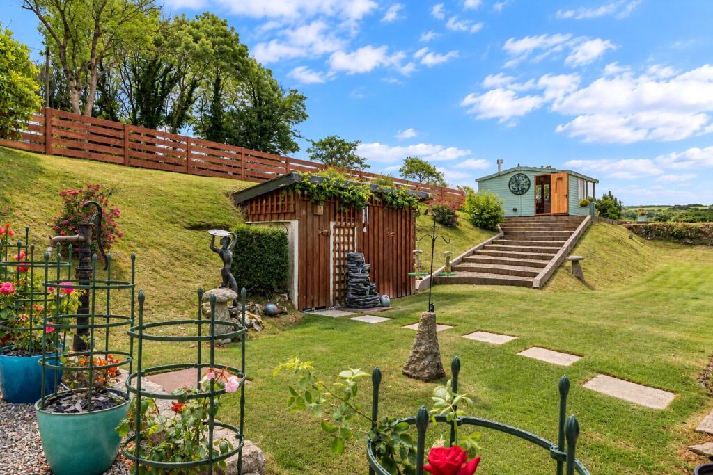 House in Plymouth, Blisland - More