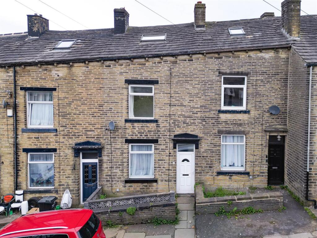 Main image of property: Warley Grove, Halifax