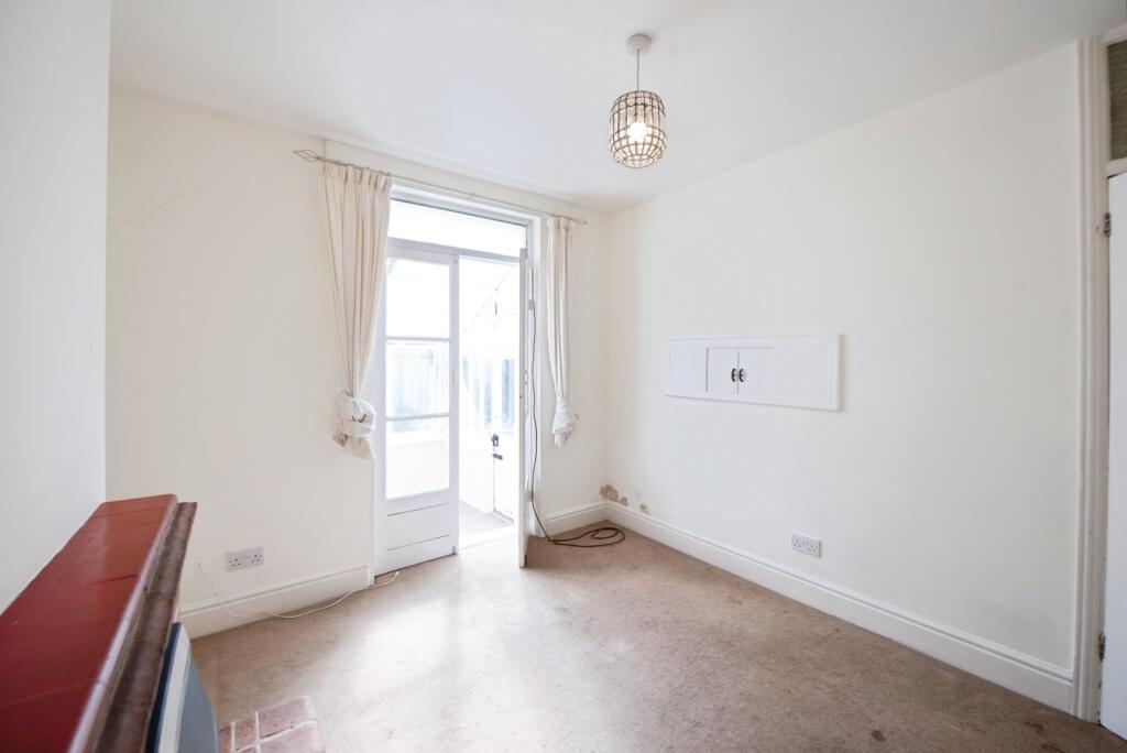 House in Gosport, Hampshire - View 4