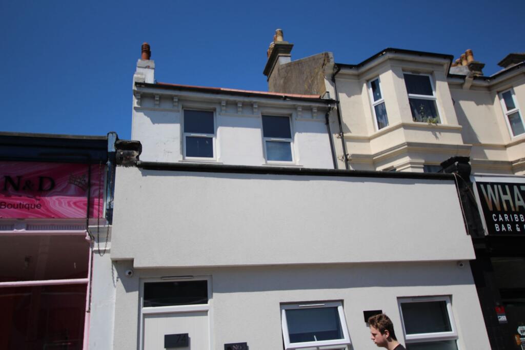Apartment in Eastbourne, Seaside, Roselands - View 3