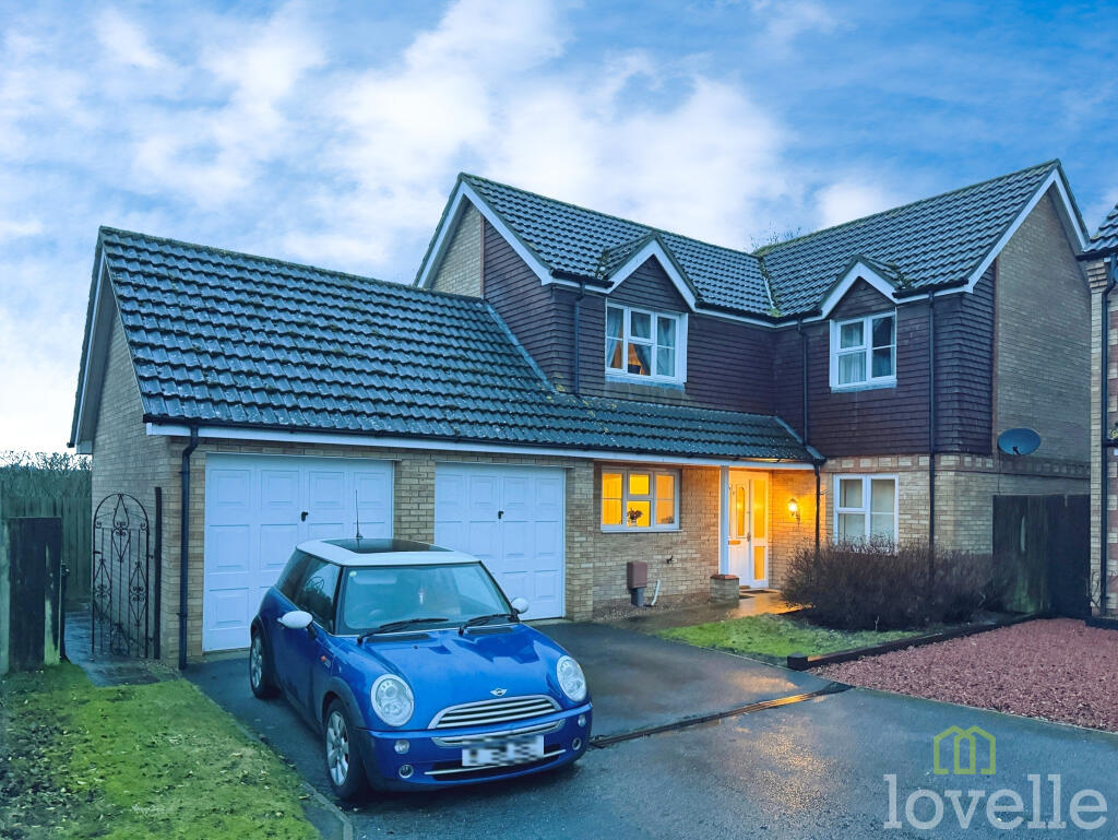 4-bed detached on Trent Approach, Marton, DN21, £295,000