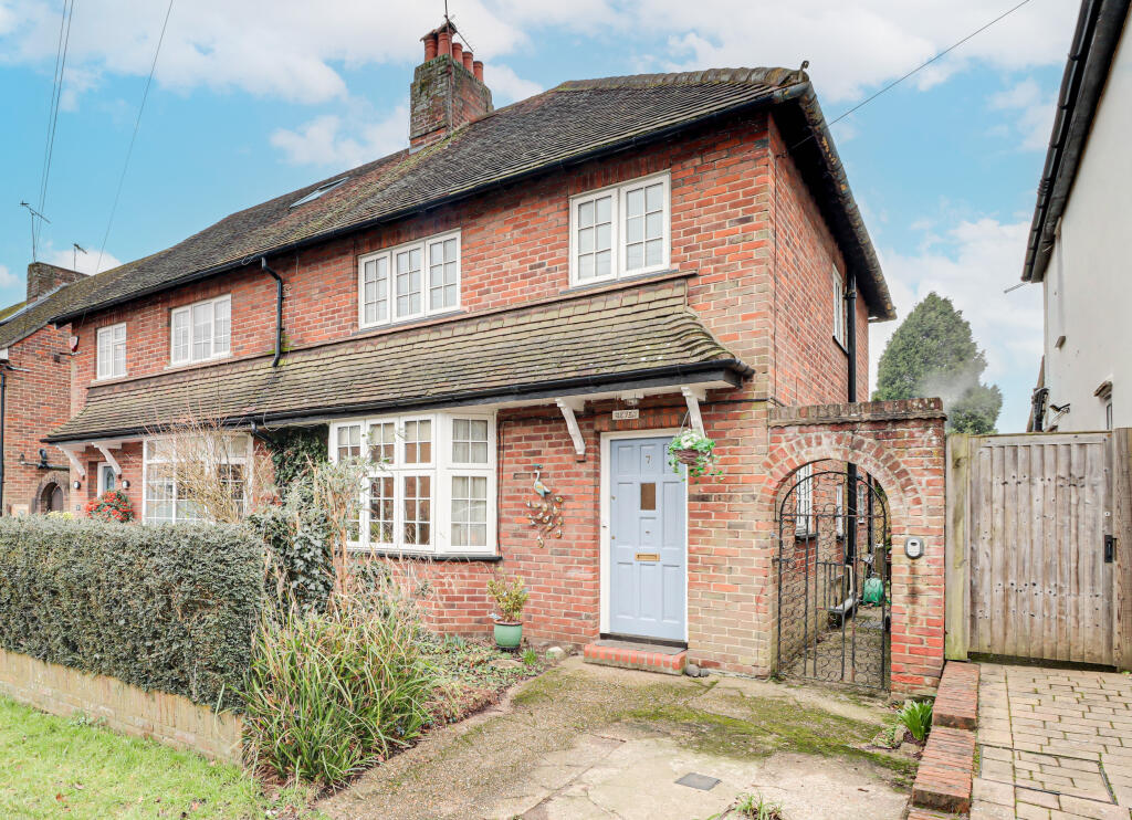Main image of property: Barnfield Road, Harpenden, AL5