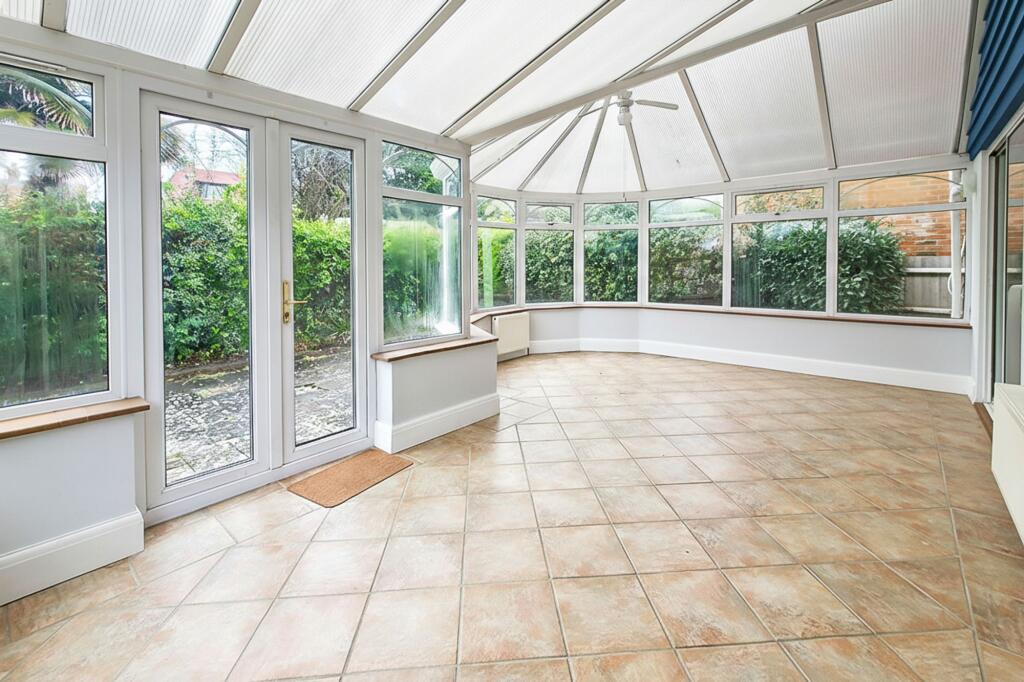 The Circle, East Preston, BN16 photo 5