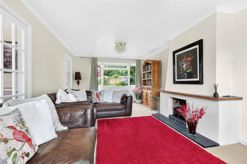 House in Bracknell - More