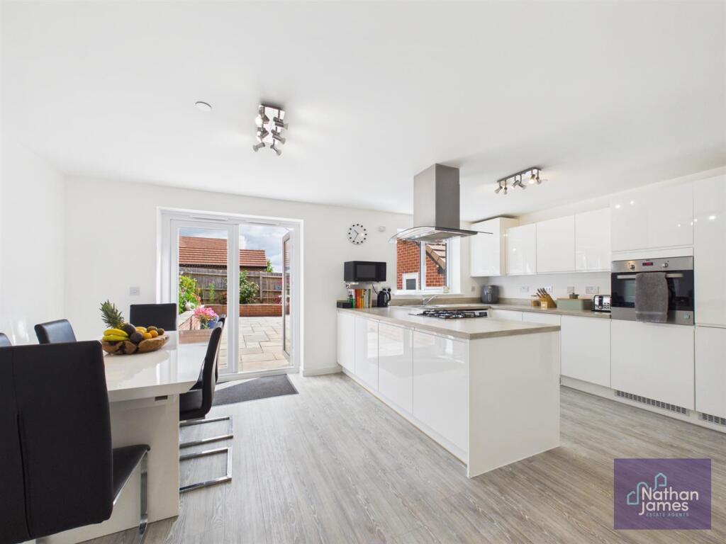 Sir Howel Crescent, Undy, Caldicot - View 4