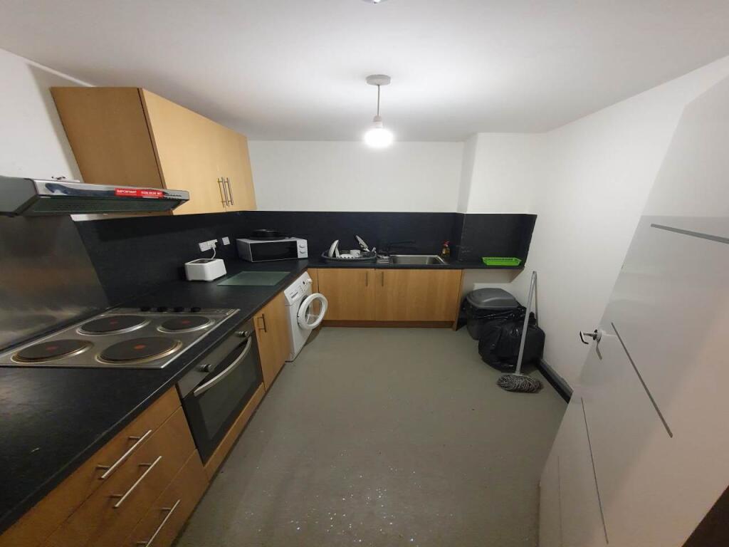 House in Bradford, Little Horton Green, Lister Hills - View 4
