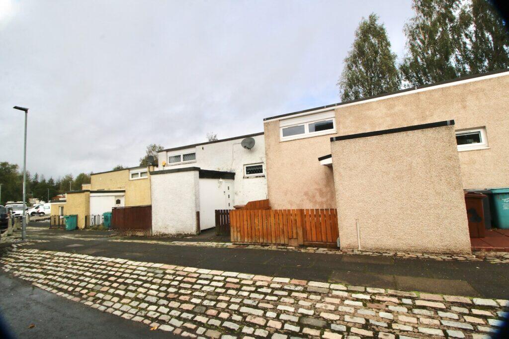 2-bed terraced on Darroch Way, Cumbernauld, £105,000