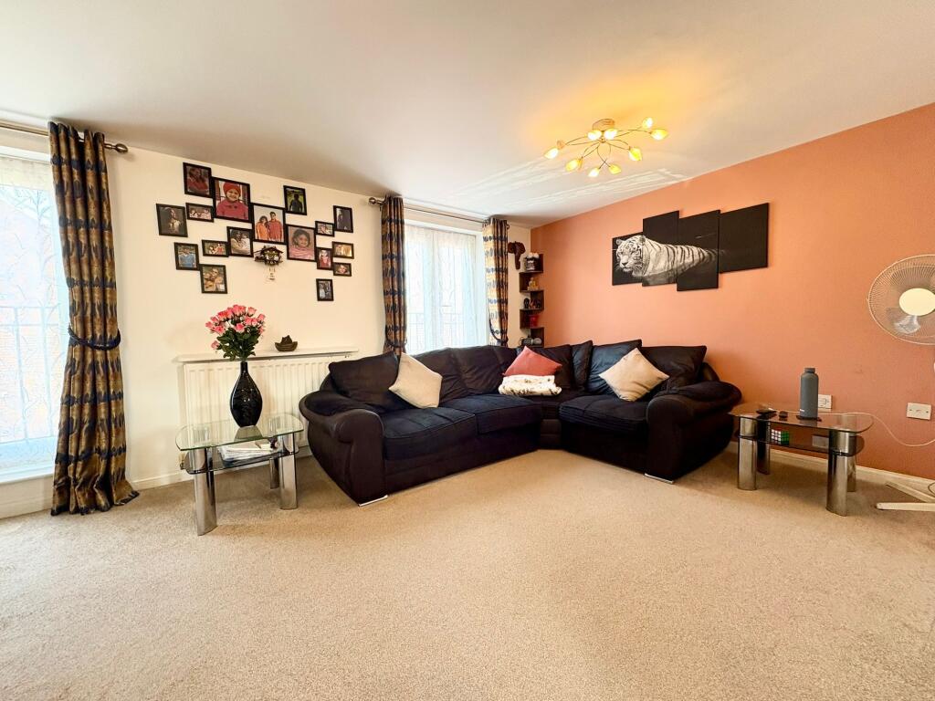 3 bedroom end of terrace house for rent