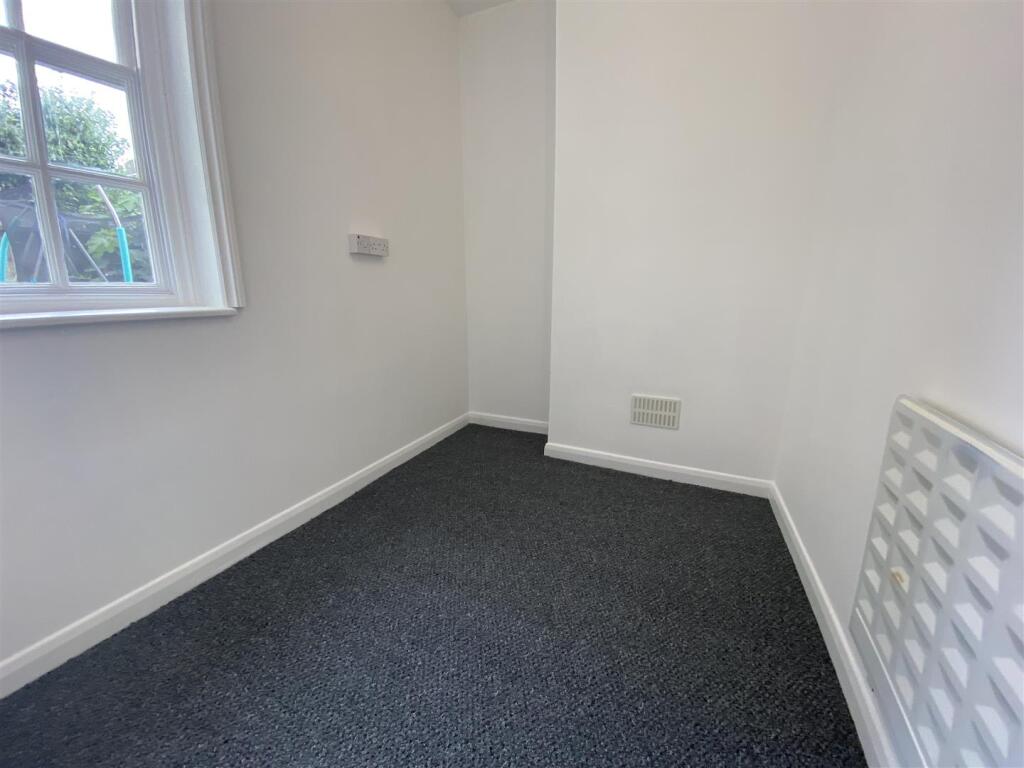Apartment in Tonbridge - More